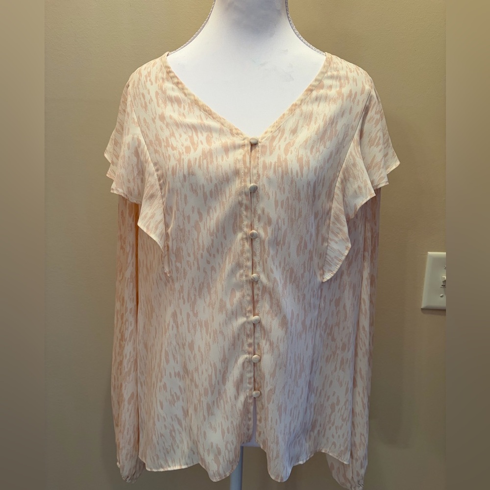 #125 Nine West Elegant Cream Patterned Blouse. Size M